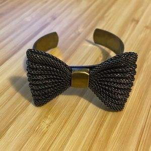 AF Bow Bangle
